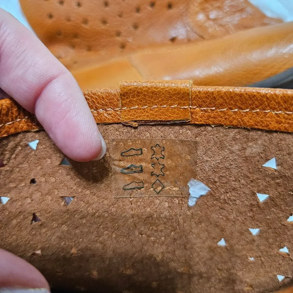 NWOB Kickers‎ Women's Roundy Orange Laser Cut Leather Ankle Boots Sz 38/US 7